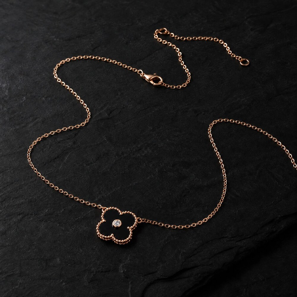 Van Cleef & Arpels Elegant Signature Necklace Style 9 | New with Box - Picture 2 of 9